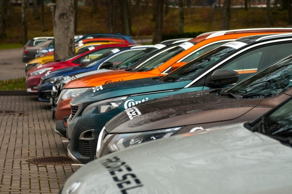 В Литве будующим автовладельцам подарят по 1000 евро